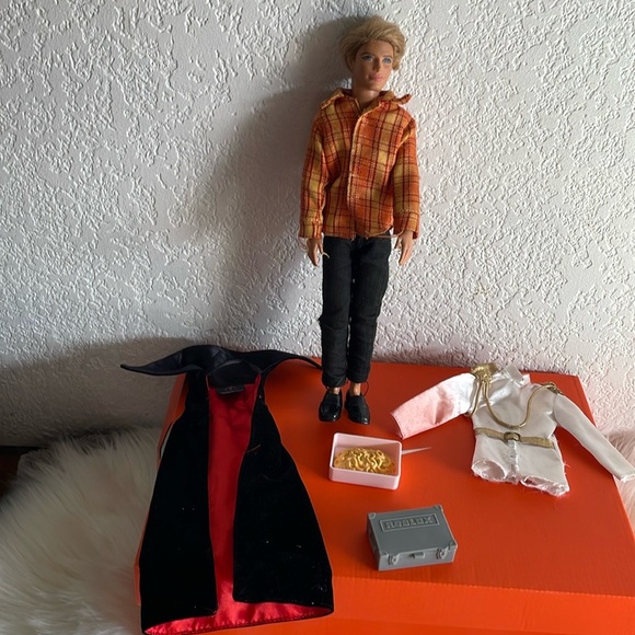 BARBIE Doll Clothes & Accessories- bundle - Picture 5 of 5